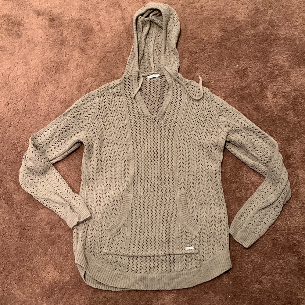 Hooded lightweight sweater